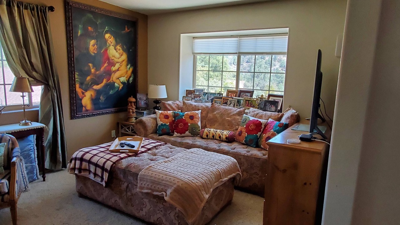 Photo of Livingroom in Pine Mountain Club