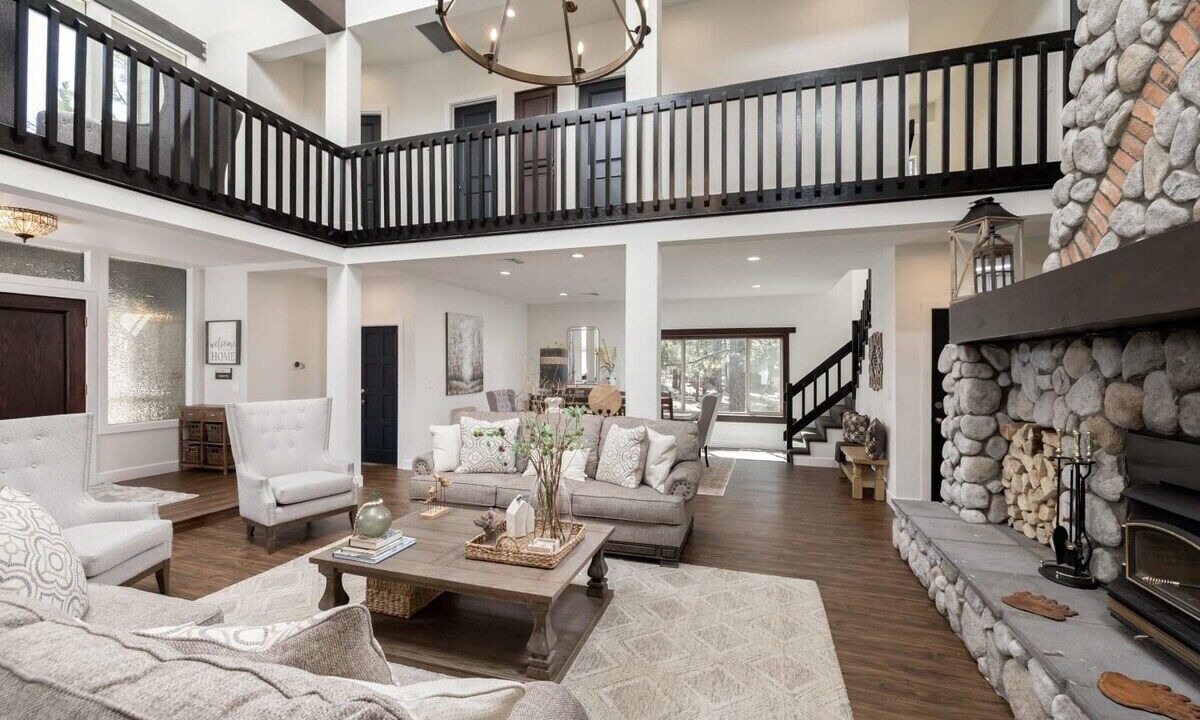 Photo of Bedroom in Evergreen Estates