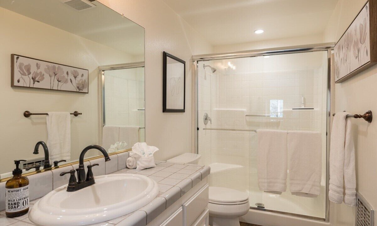Photo of Bathroom in Evergreen Estates