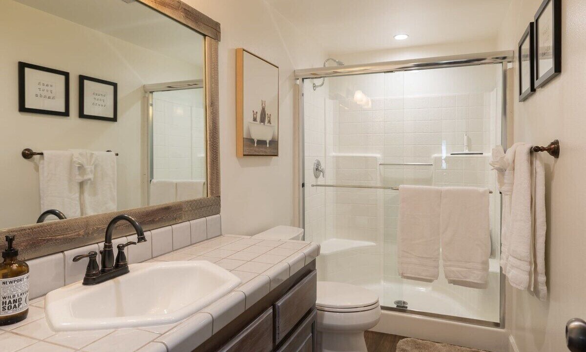 Photo of Bathroom in Evergreen Estates