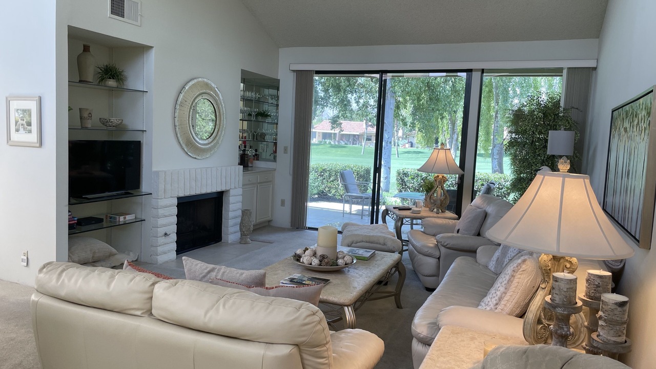 Photo of Livingroom in Palm Desert