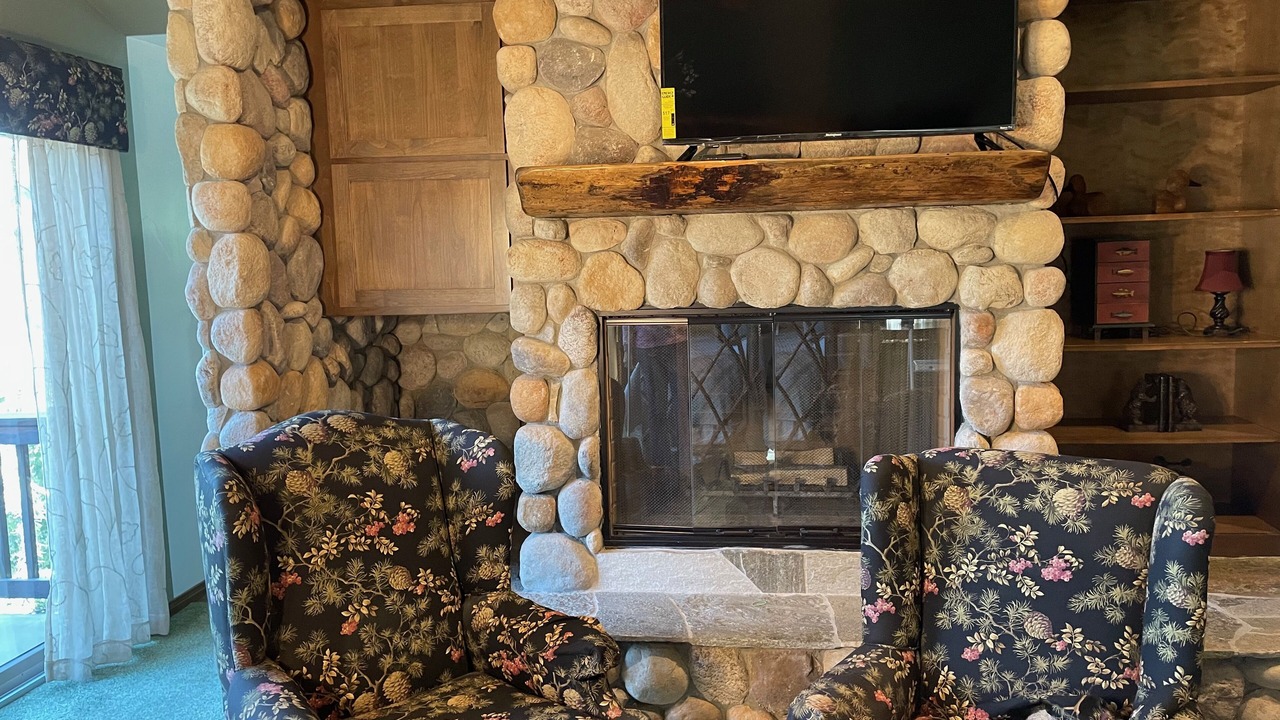 Photo of Livingroom in Blue Jay