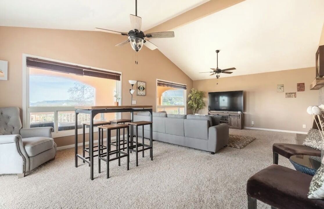 Photo of Livingroom in Copperopolis