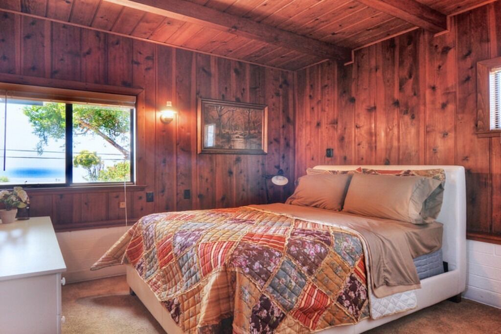 Photo of Bedroom in Cardiff-by-the-Sea