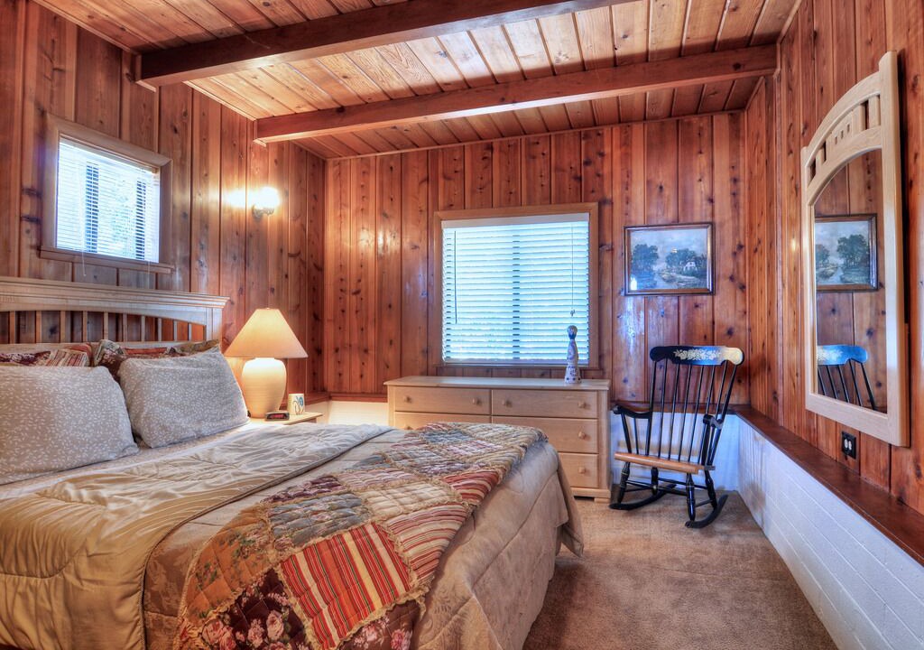 Photo of Bedroom in Cardiff-by-the-Sea