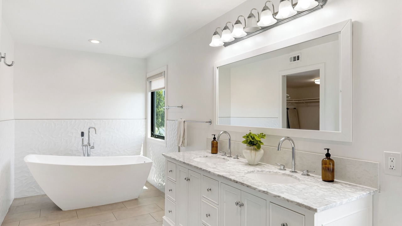 Photo of Bathroom in Los Feliz