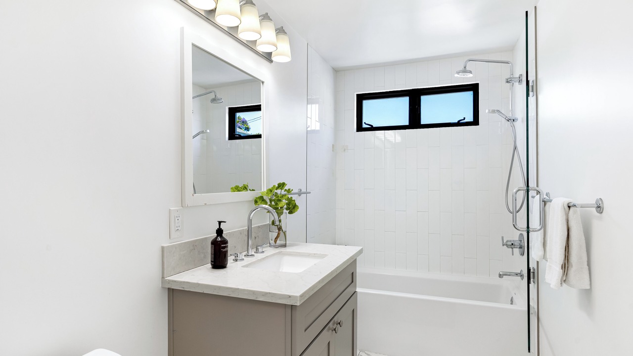 Photo of Bathroom in Los Feliz