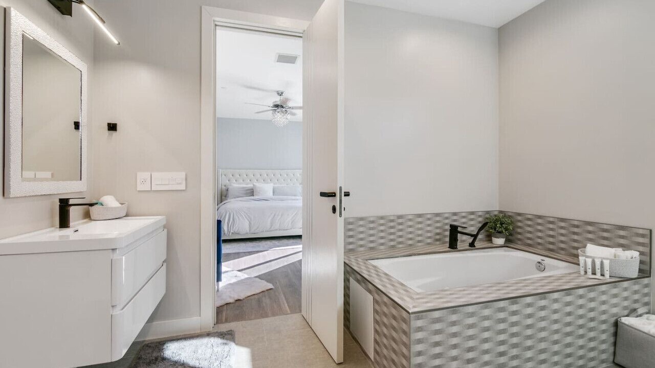 Photo of Bathroom in Sunrise Vista Chino