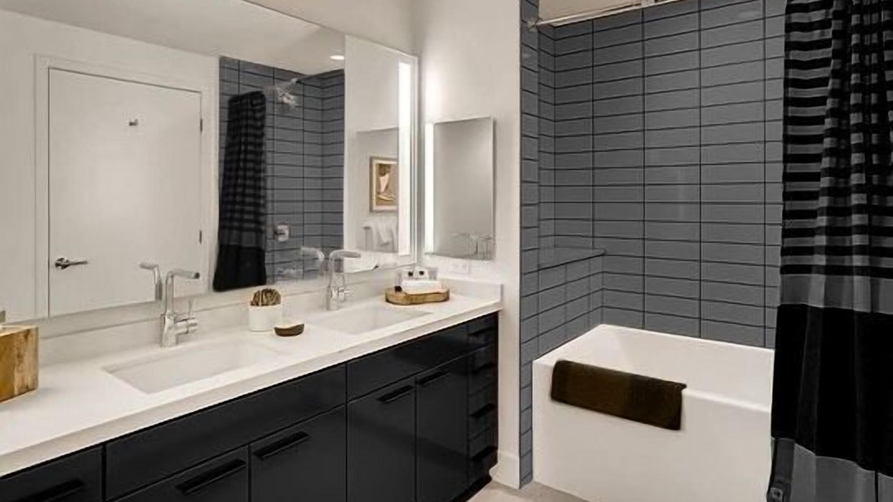 Photo of Bathroom in View Park-Windsor Hills