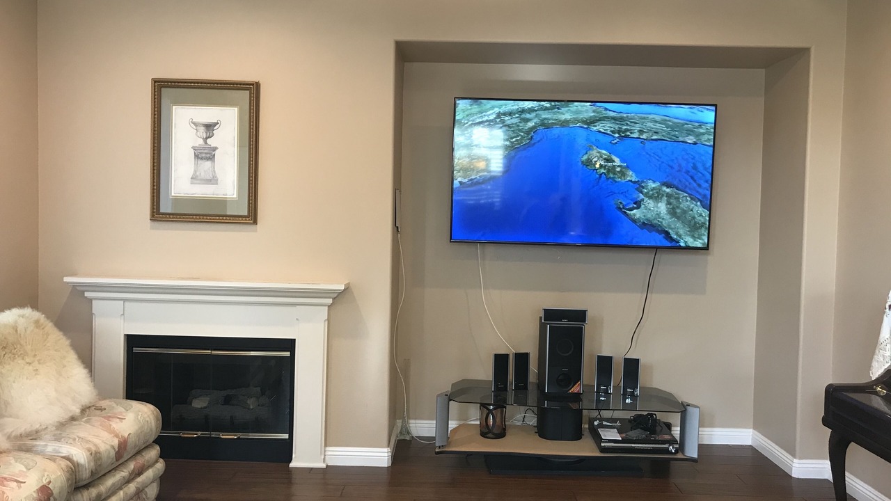 Photo of Livingroom in Lower Peters Canyon