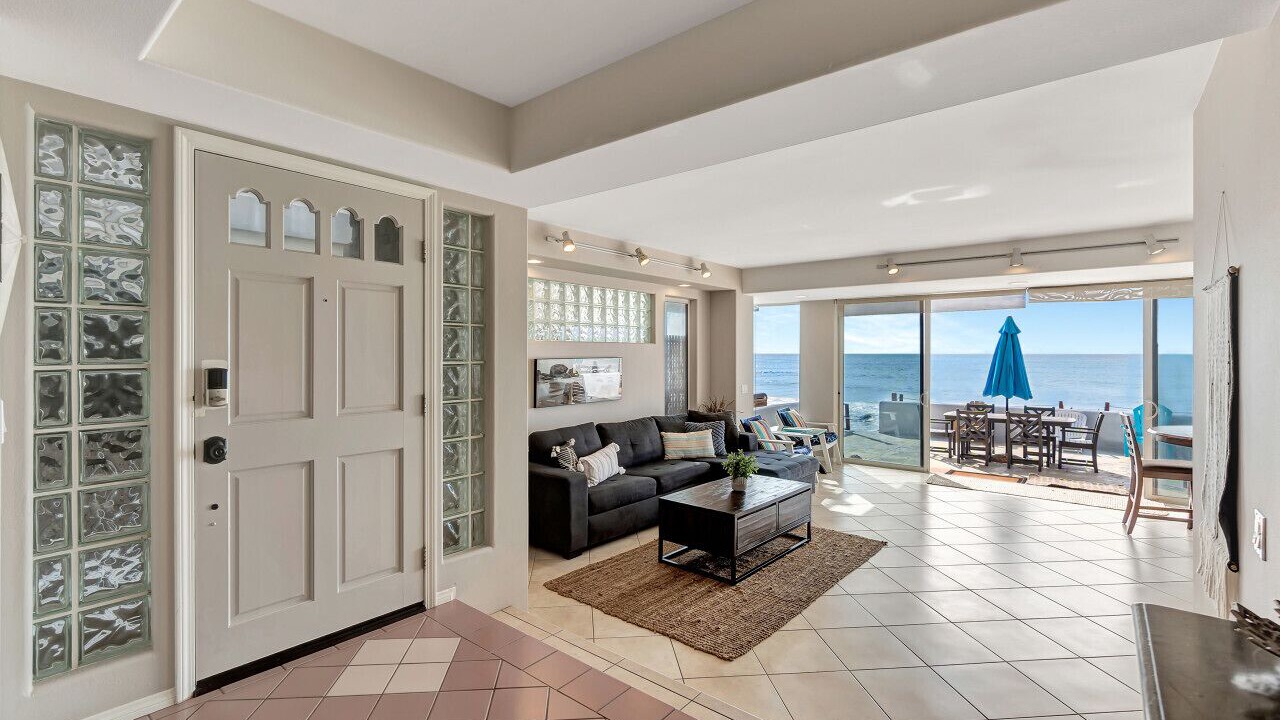 Photo of Livingroom in Capistrano Beach