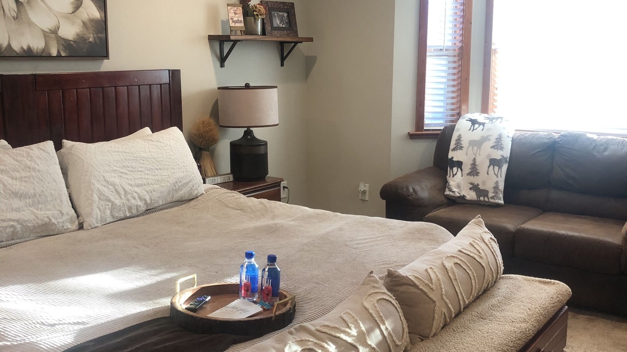 Photo of Bedroom in Running Springs
