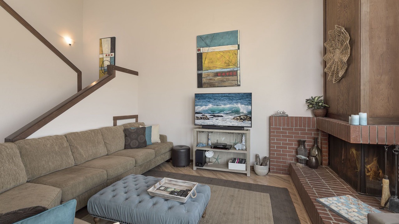 Photo of Livingroom in Castroville