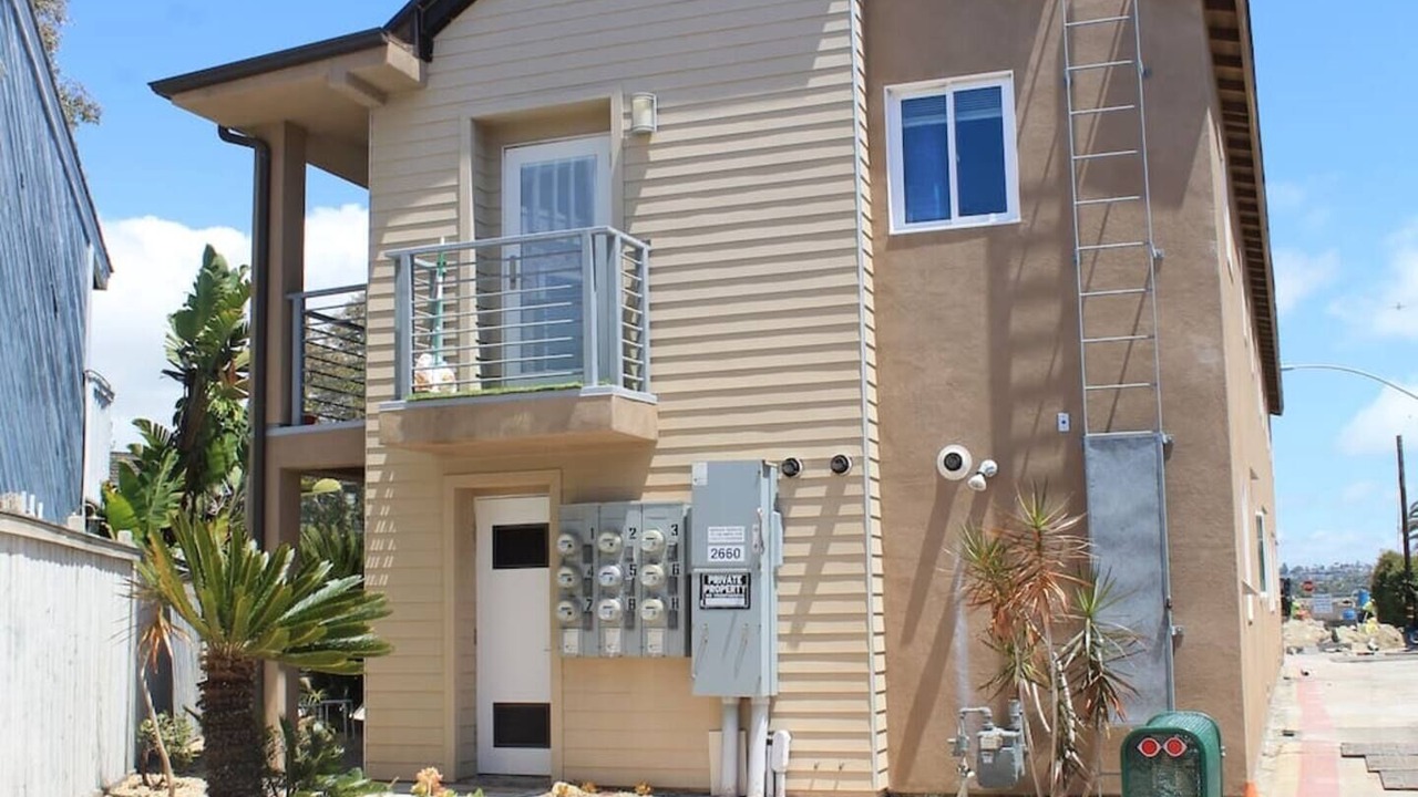 Photo of Bedroom in South Mission Beach