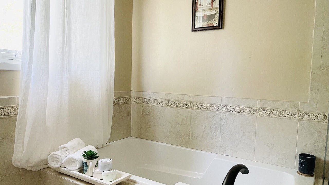 Photo of Bathroom in Pacific Palisades
