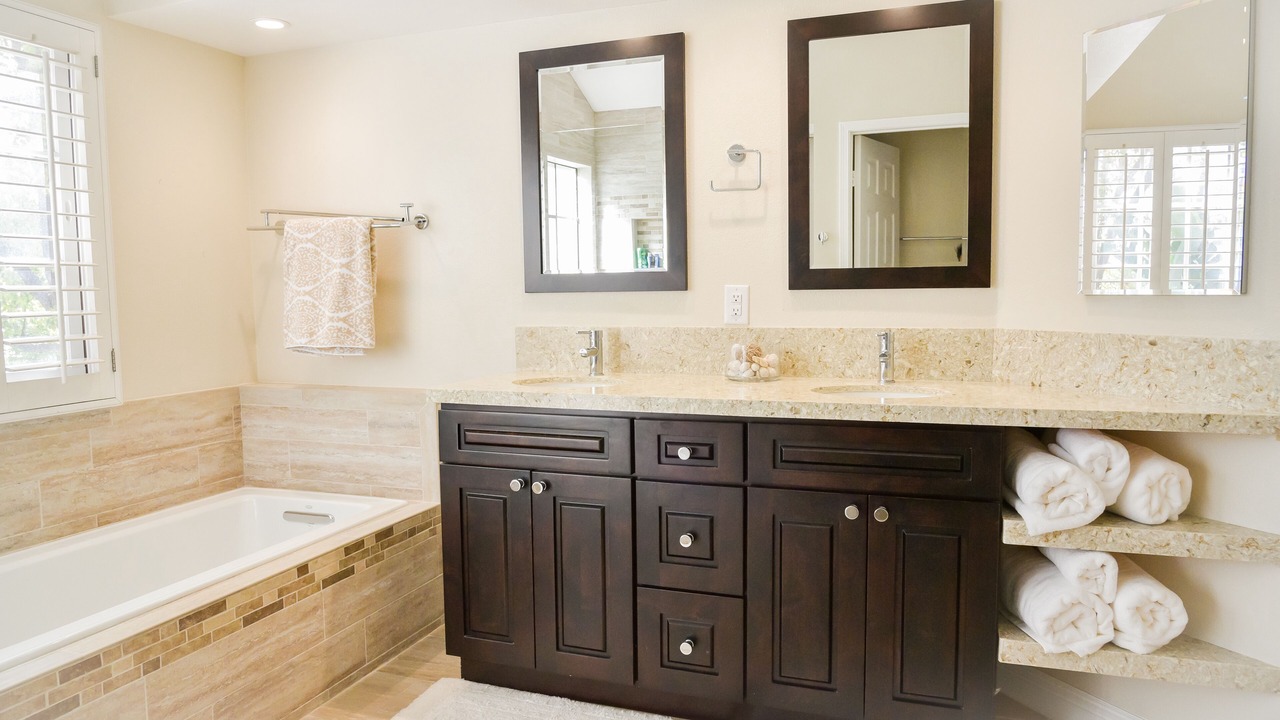 Photo of Bathroom in Harbor