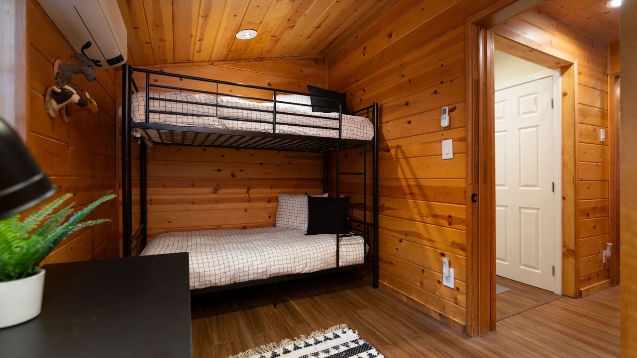 Photo of Bedroom in Pine Cove