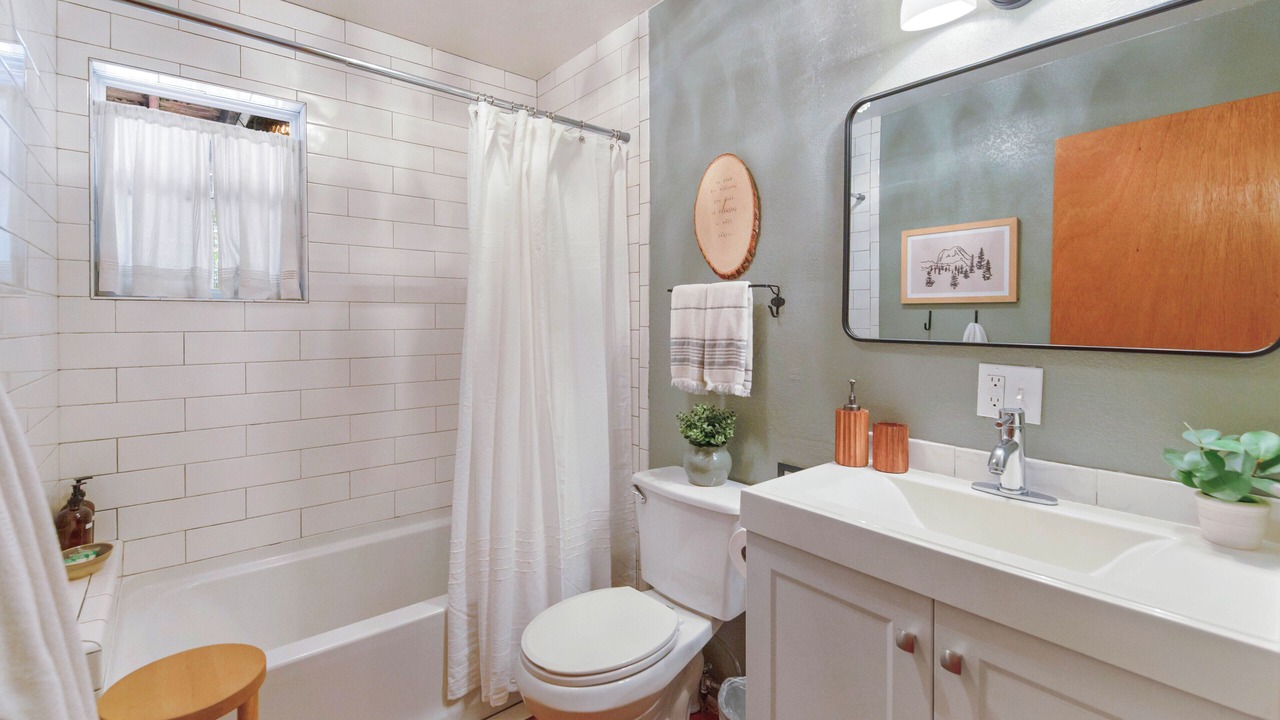 Photo of Bathroom in Pine Cove