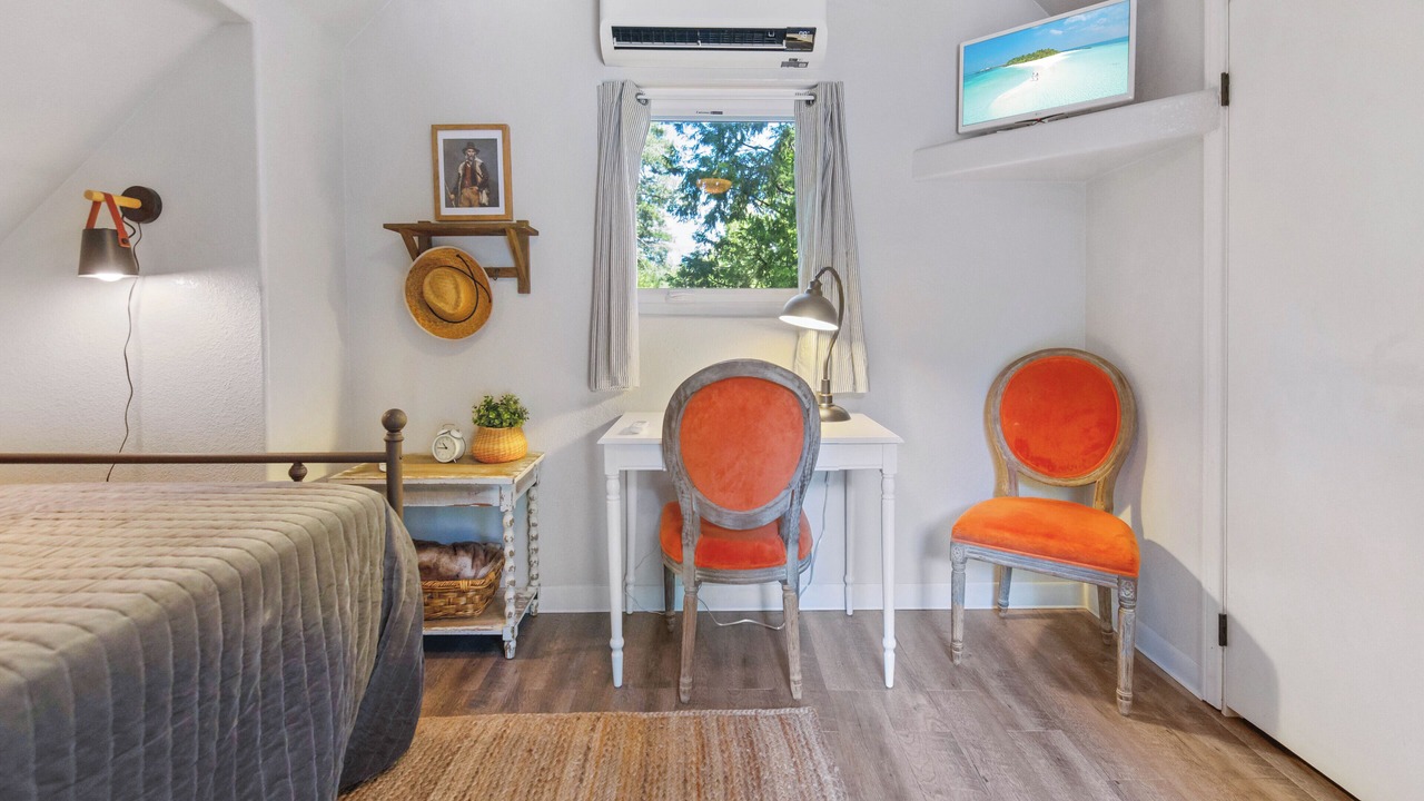 Photo of Bedroom in Pine Cove