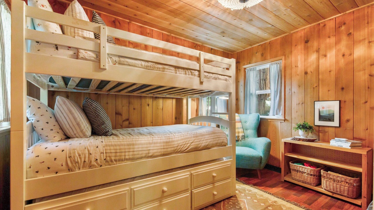Photo of Bedroom in Pine Cove