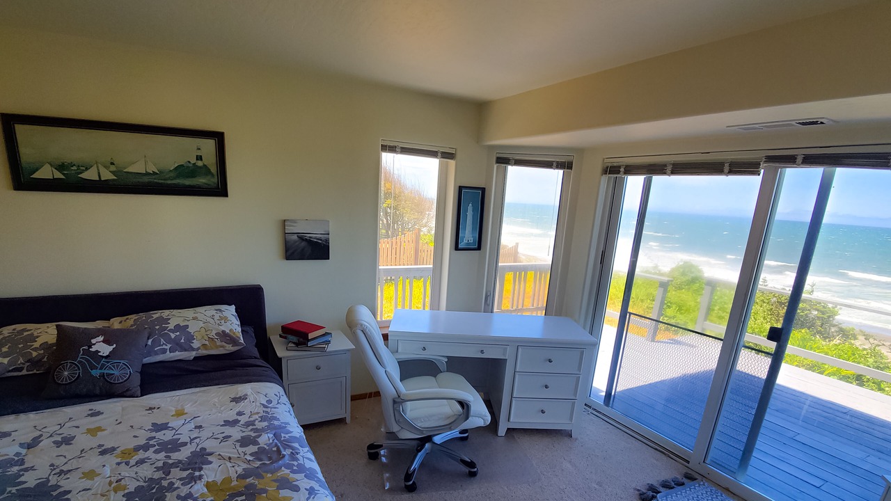 Photo of Bedroom in Smith River