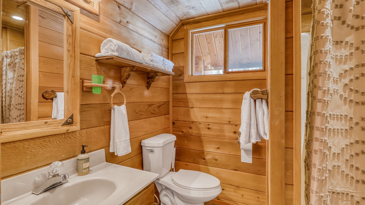 Photo of Bathroom in Serene Lakes