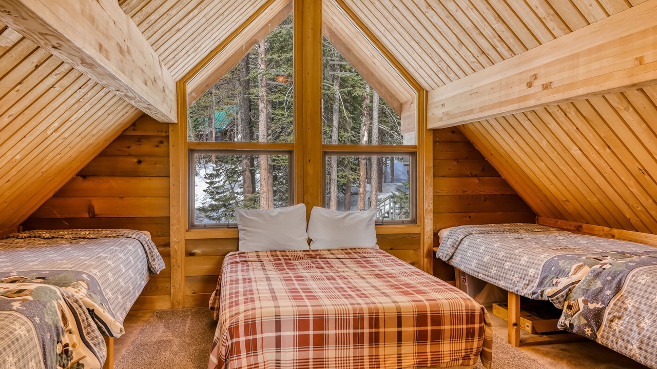 Photo of Bedroom in Serene Lakes