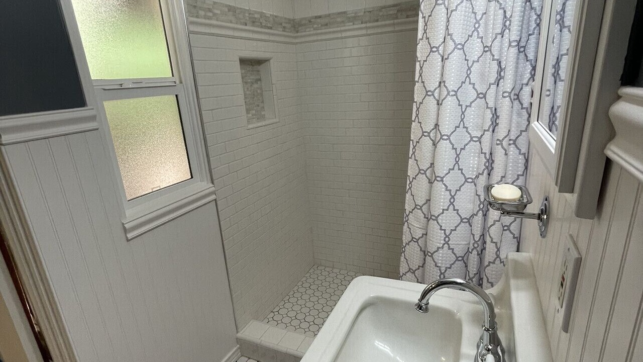Photo of Bathroom in North Arroyo