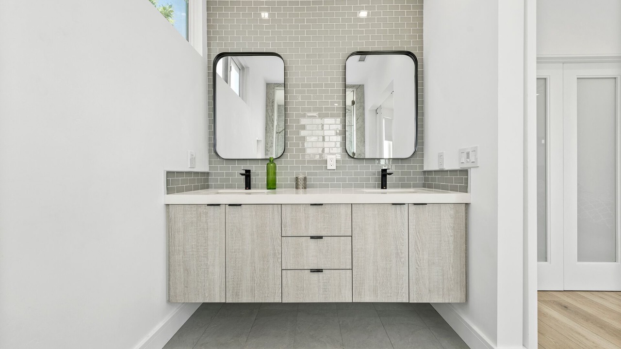Photo of Bathroom in Marina Peninsula