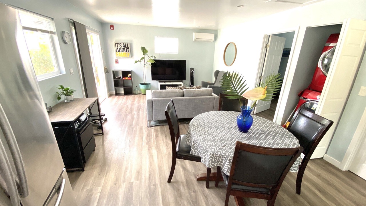 Photo of Livingroom in Encino