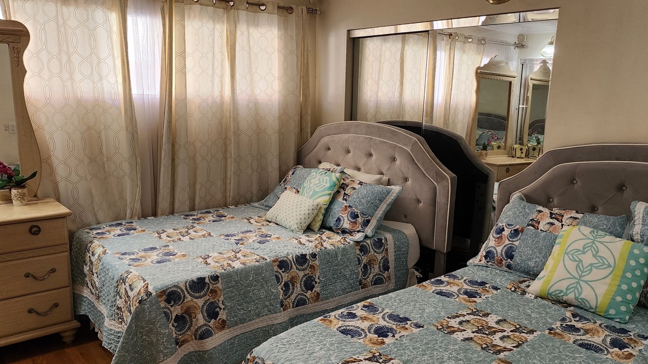 Photo of Bedroom in Belmont Shore