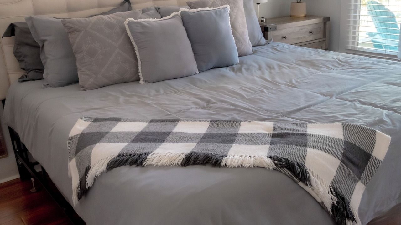 Photo of Bedroom in Oleander - Sunset