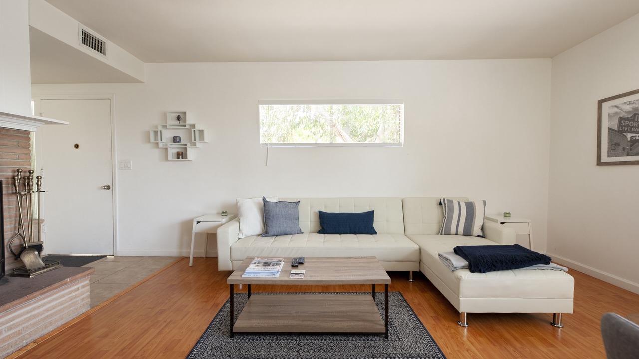 Photo of Livingroom in Eastern Malibu