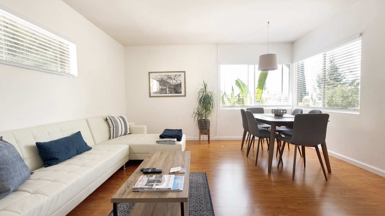 Photo of Livingroom in Eastern Malibu