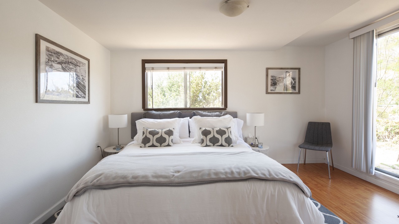 Photo of Bedroom in Eastern Malibu