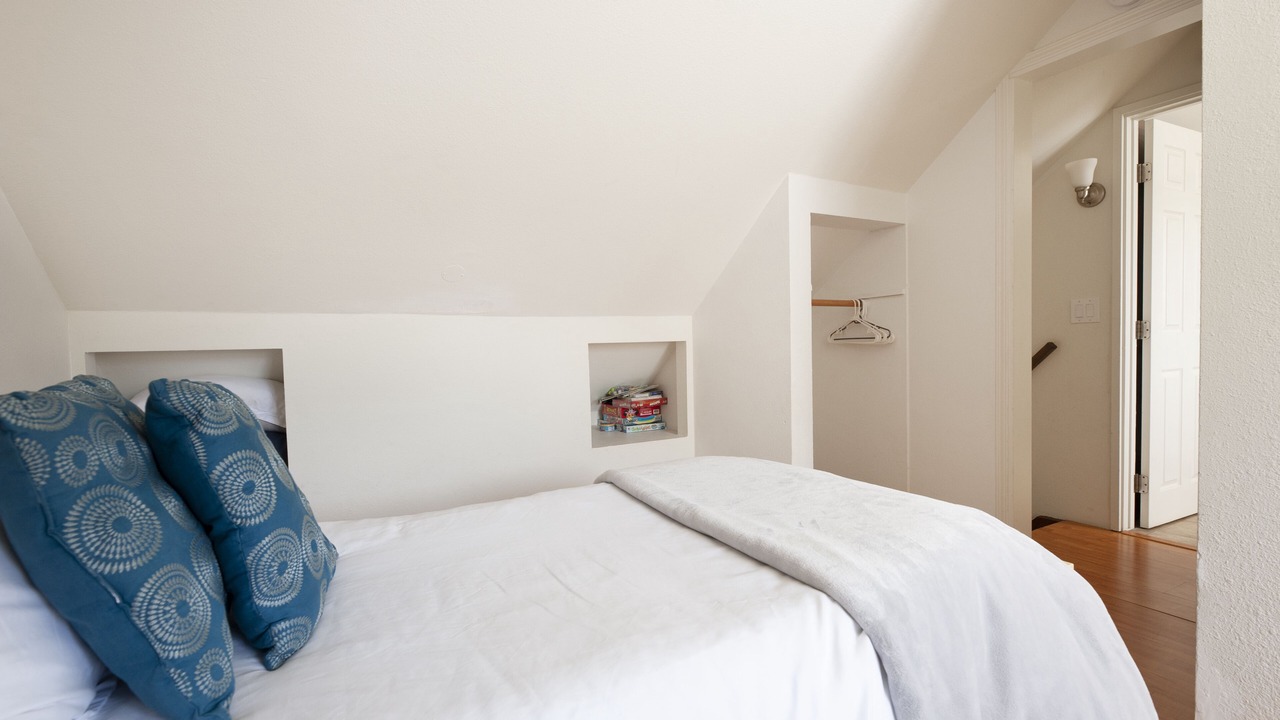 Photo of Bedroom in Eastern Malibu