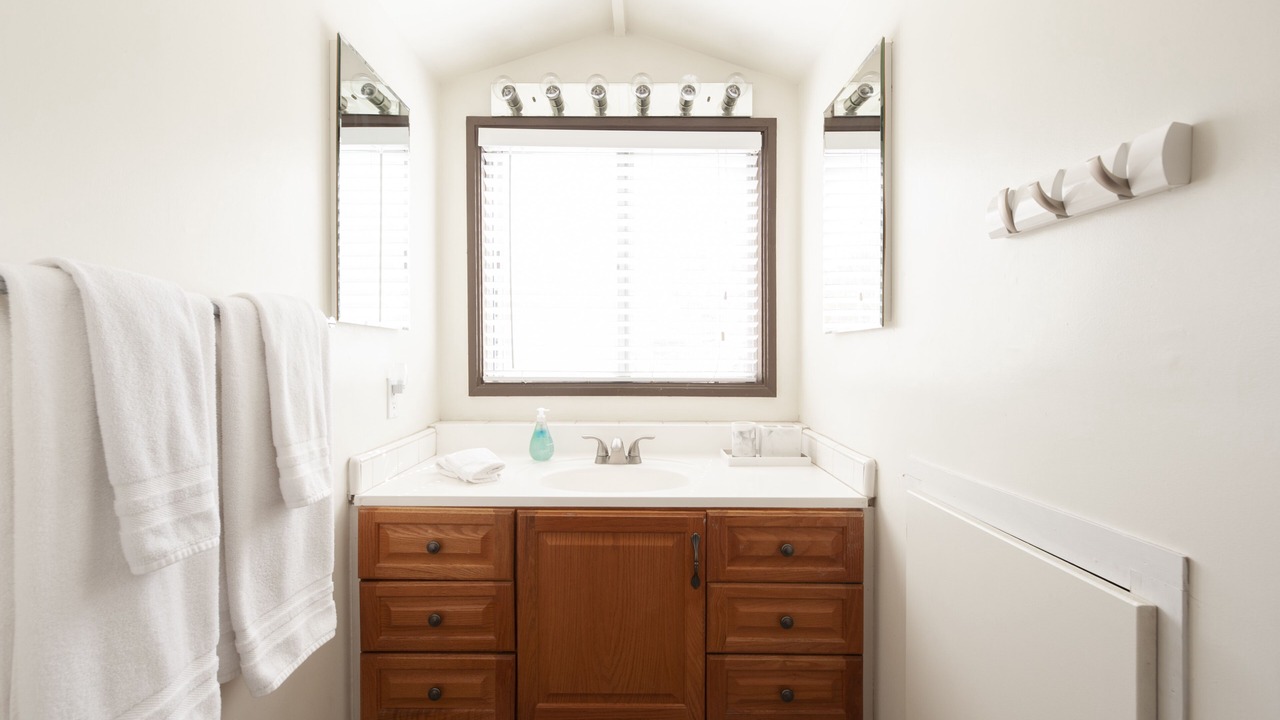 Photo of Bathroom in Eastern Malibu