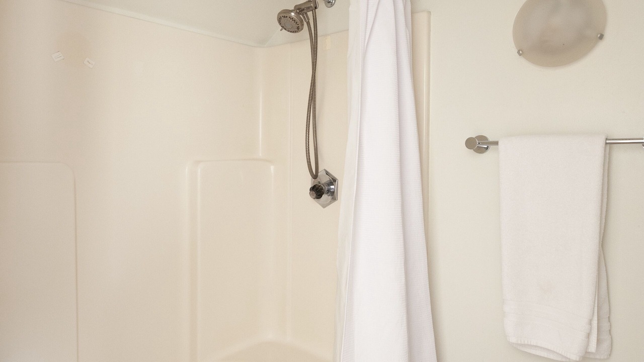 Photo of Bathroom in Eastern Malibu