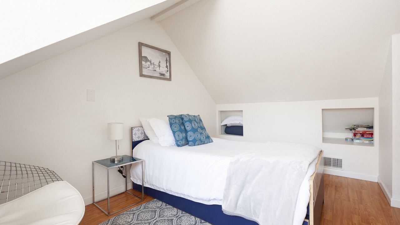Photo of Bedroom in Eastern Malibu