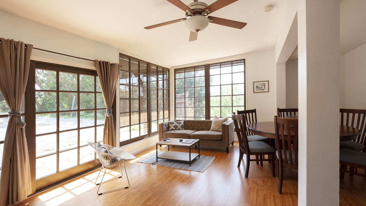 Photo of Livingroom in Eastern Malibu