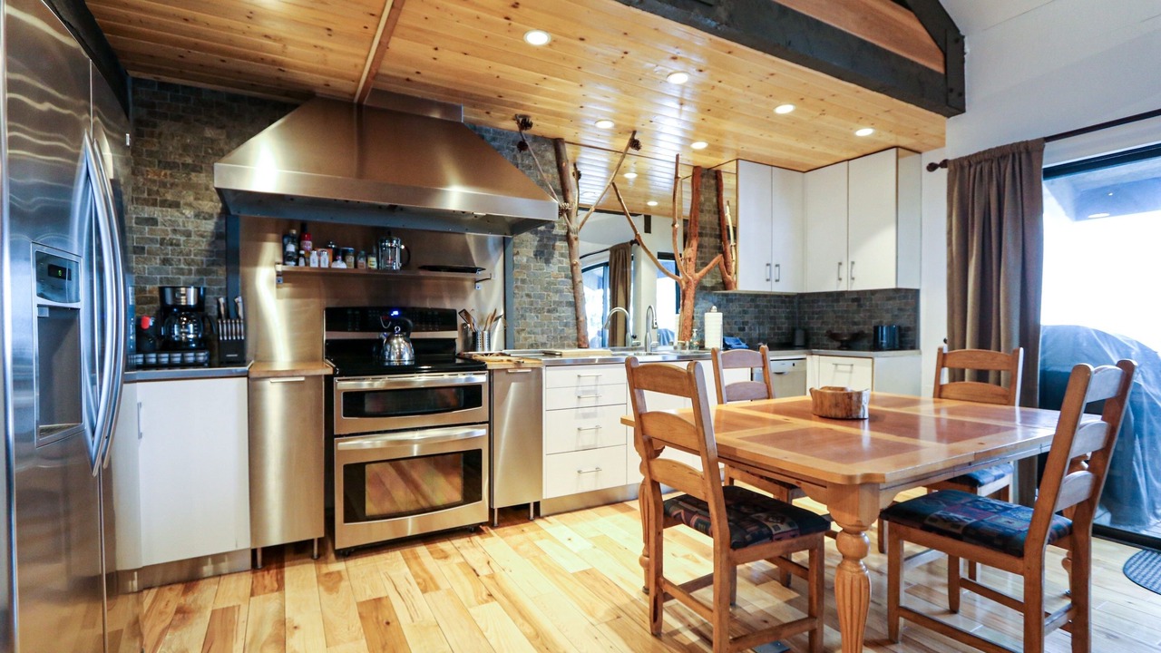 Photo of Bedroom in Majestic Pines