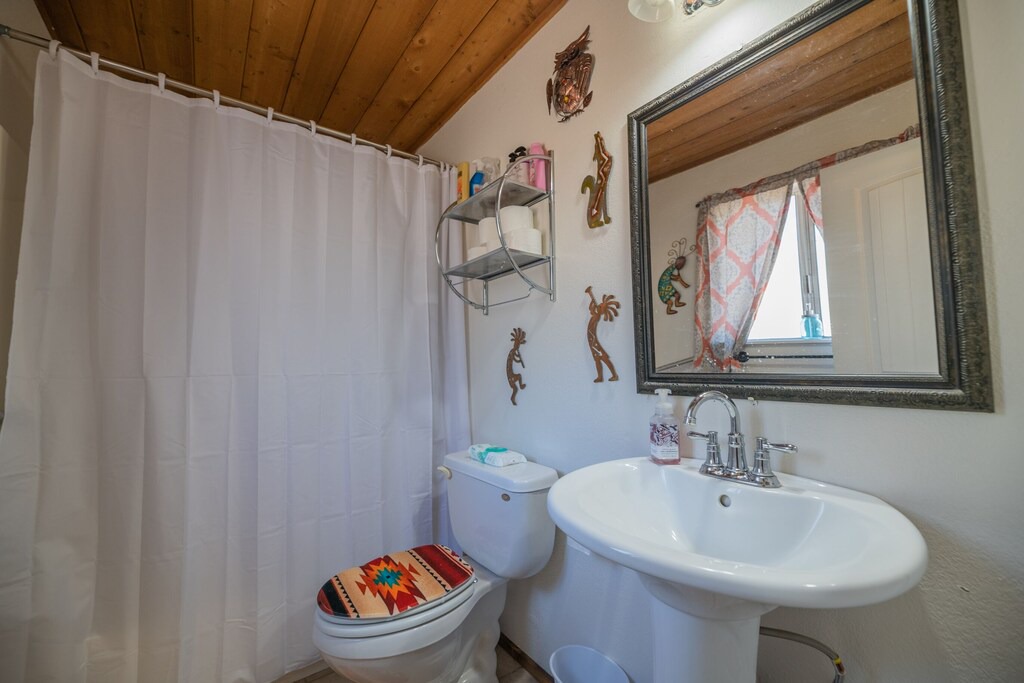 Photo of Bathroom in Woodlands