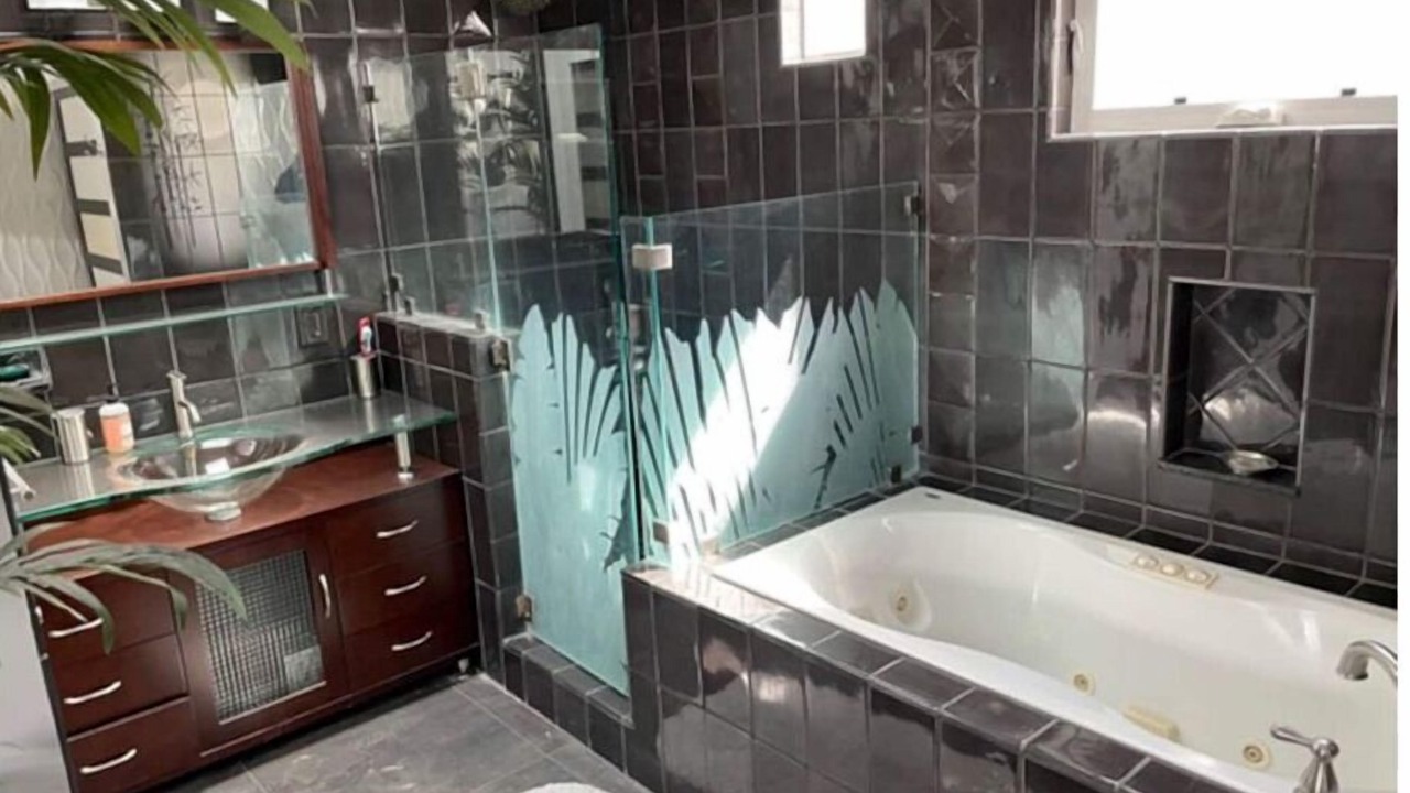 Photo of Bathroom in Naples