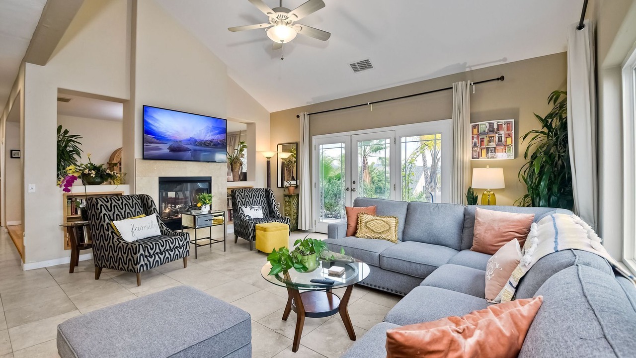 Photo of Livingroom in Vista