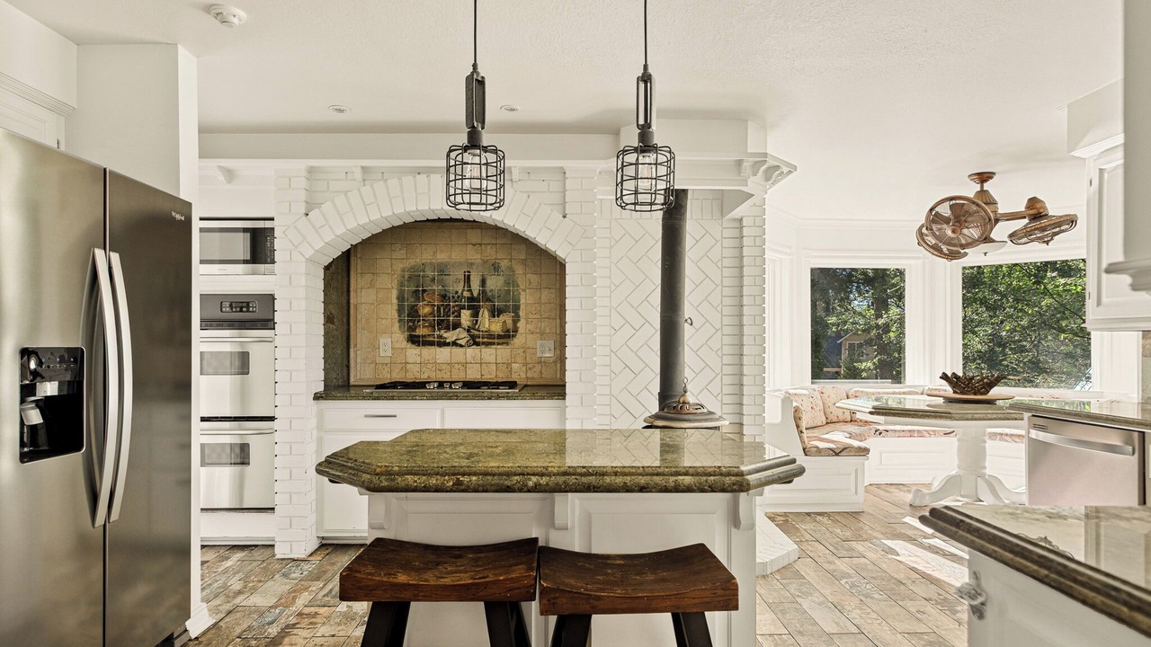 Photo of Kitchen in Lake Arrowhead