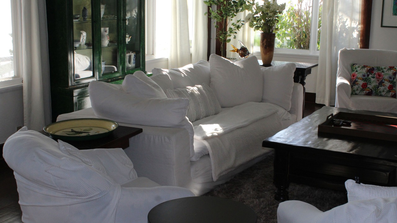Photo of Livingroom in Western Malibu
