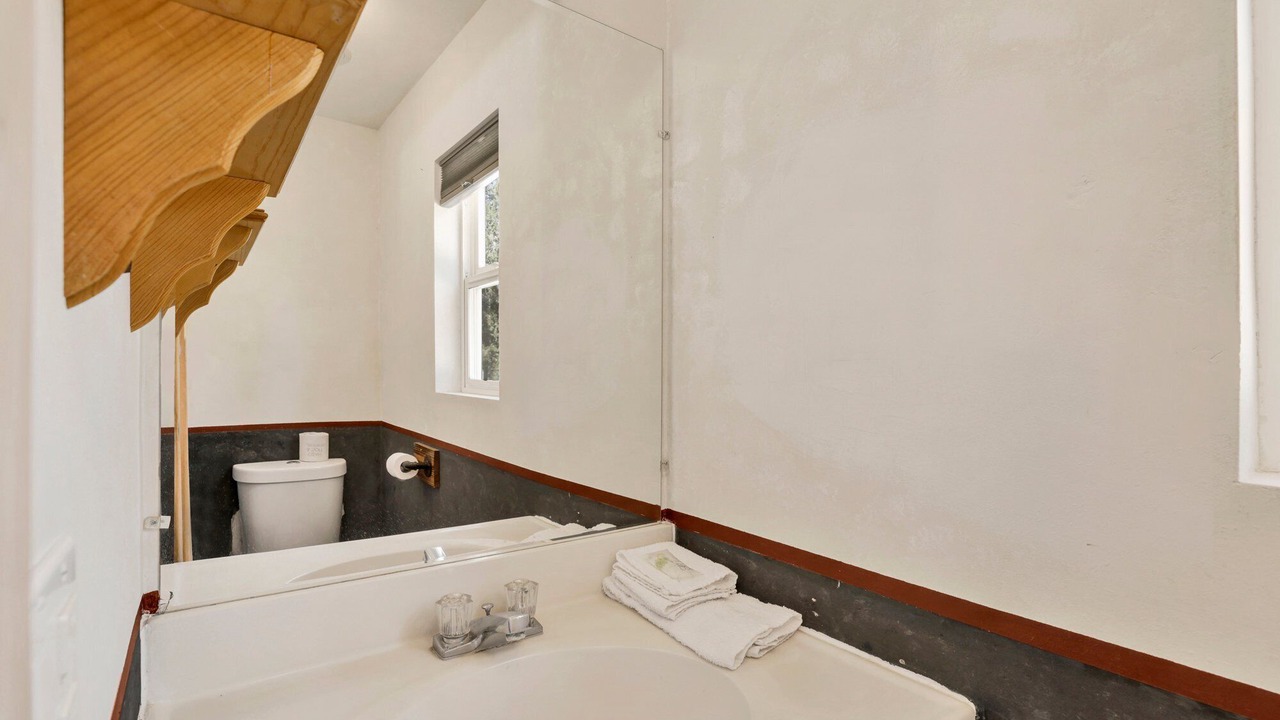 Photo of Bathroom in Woodlands