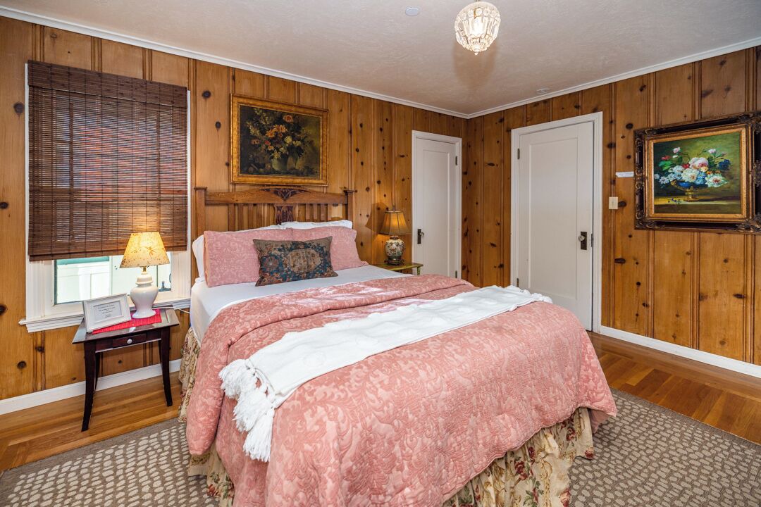 Photo of Bedroom in Greenfield