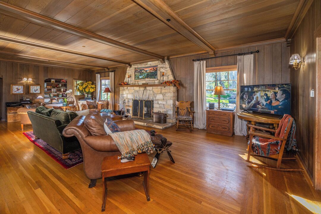 Photo of Livingroom in Greenfield