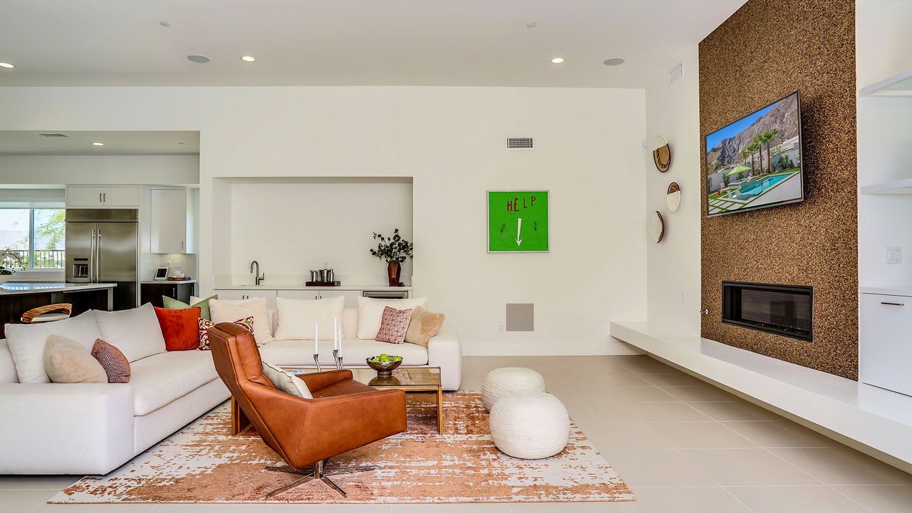 Photo of Livingroom in Historic Tennis Club